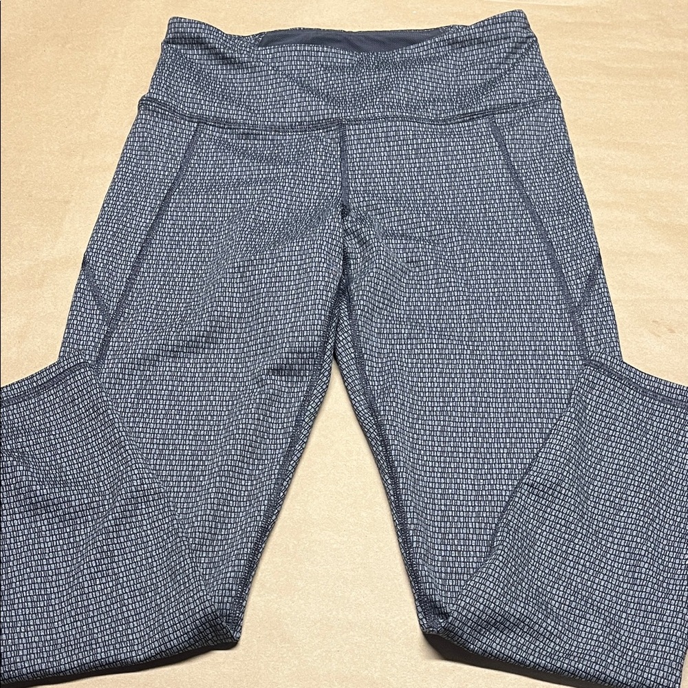 Under Armour Gray Patterned Leggings Medium